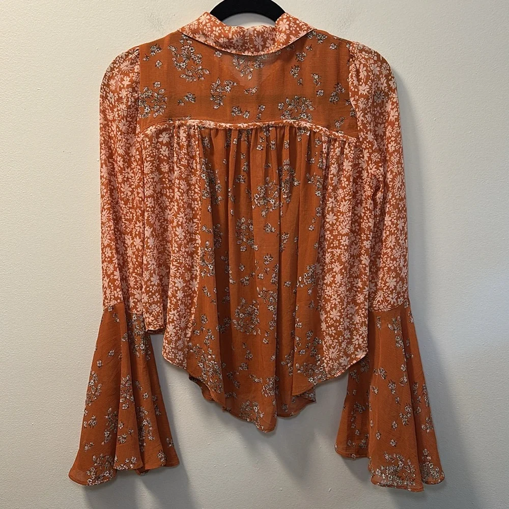 Free People Women’s Rust Serena Floral Bell Sleeve Button Front Blouse Sz XS
